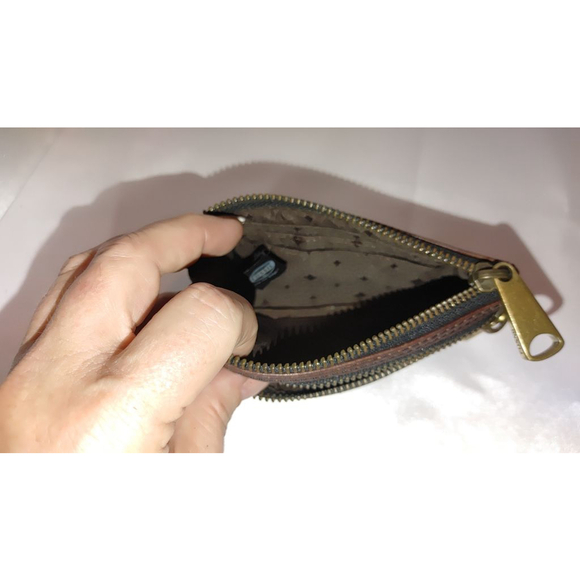 Fossil Explorer Vintage Small Pebbled Leather Zippered Pouch - Picture 4 of 5